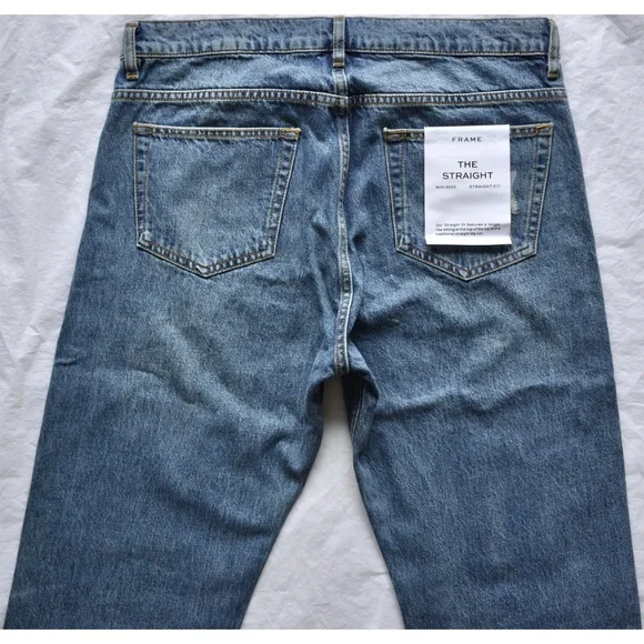 FRAME DENIM NWT THE STRAIGHT LEG ITASKA DESTRUCT JEANS. SIZE 34X32
